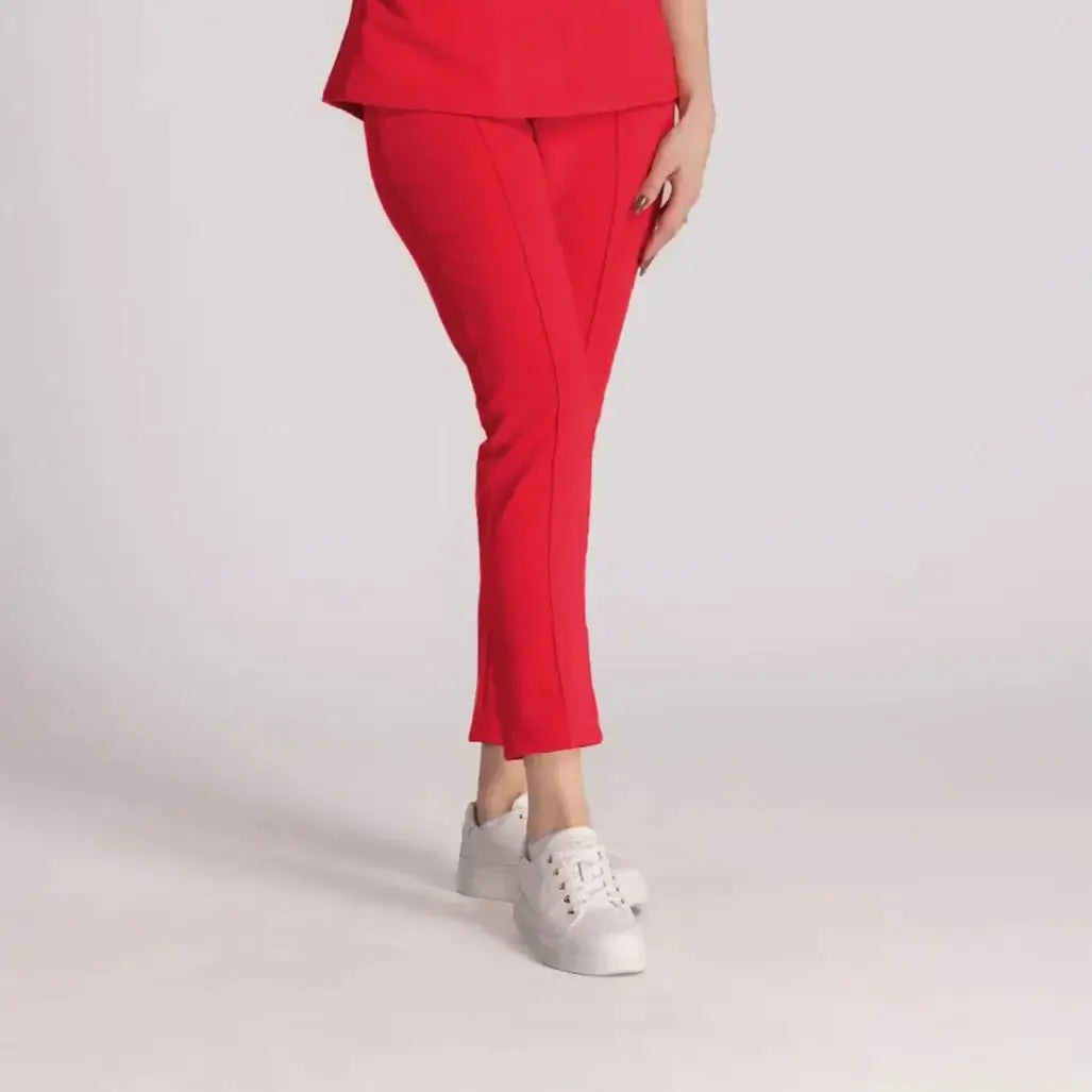 Pantaloni Elastici Elise, pantaloni medicali elastici roșii, combinație de eleganță și confort.