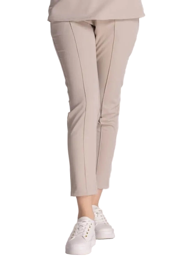 Pantaloni Elastici Elise, eleganți și confortabili, ideali pentru costumul medical profesional.