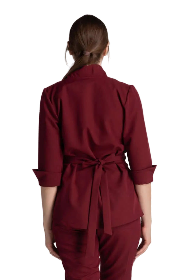 Bluza Elastica Elise - detaliu spate cu cordon ajustabil si design elegant in nuanta bordo.