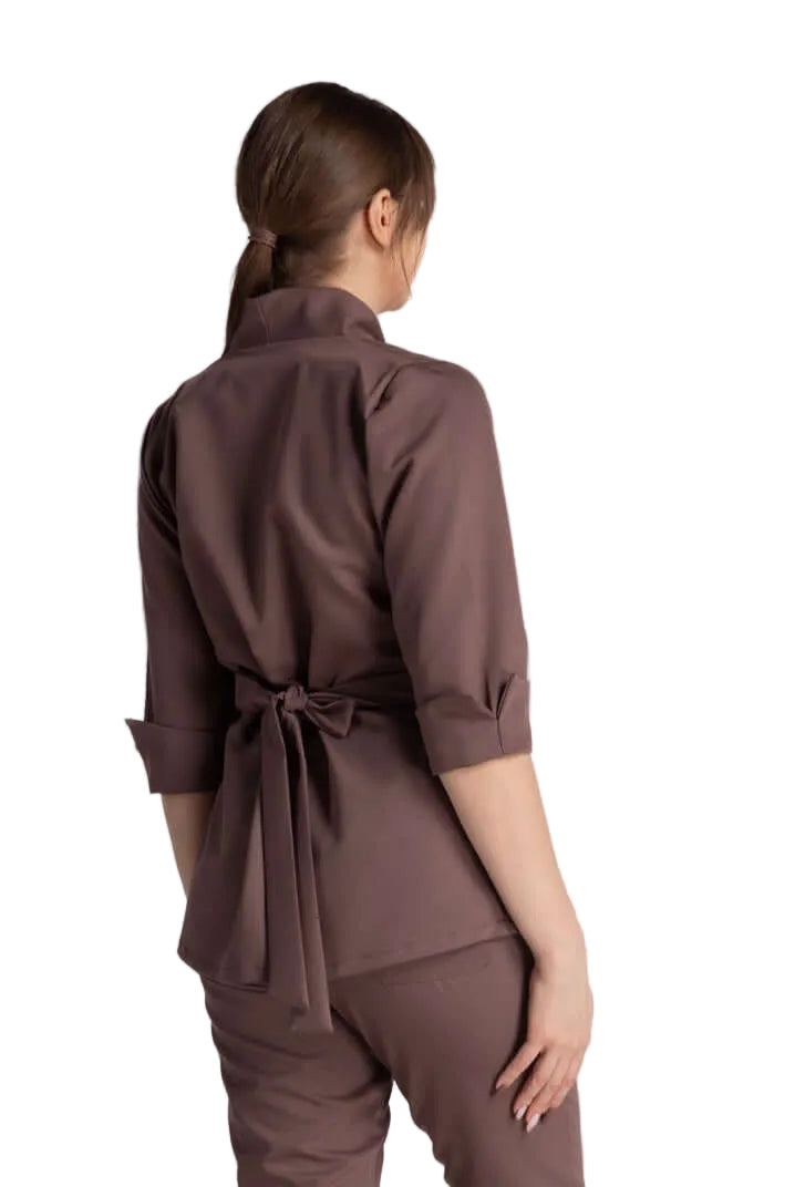 Bluza Elastica Elise, spate elegant cu cordon, design modern pentru profesioniștii medicali.