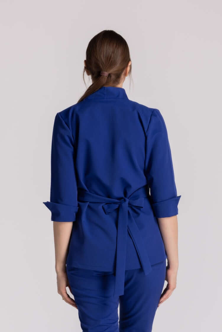 Bluza Elastica Elise - vedere din spate, design elegant cu cordon ajustabil pentru o potrivire personalizată.